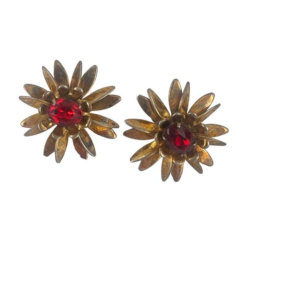 Vermeil Sterling 1940s Floral Screw back Earrings With Red Rhinestones - Picture 3 of 8